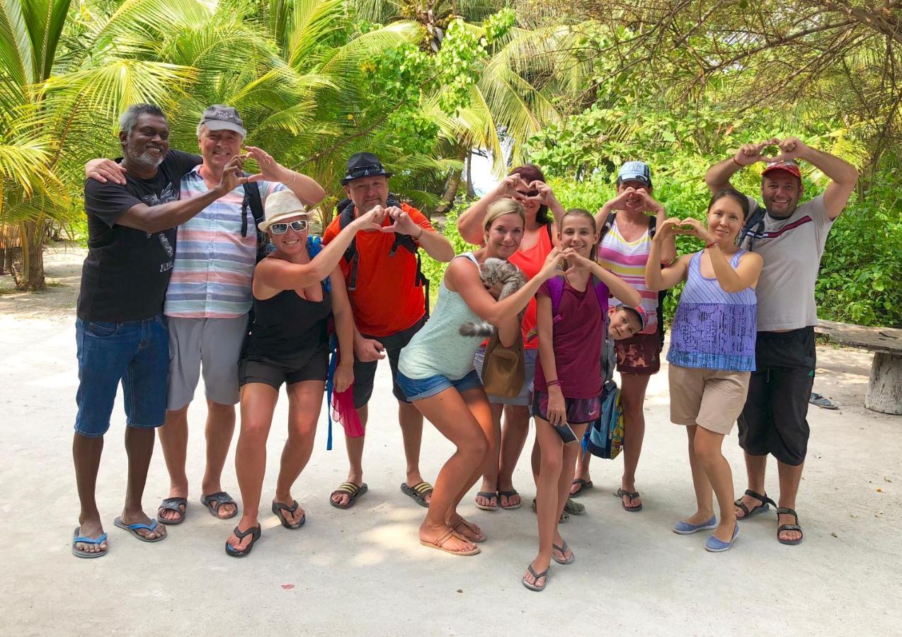 Three Hearts Guesthouse And Villas Fulhadhoo Eksteriør billede